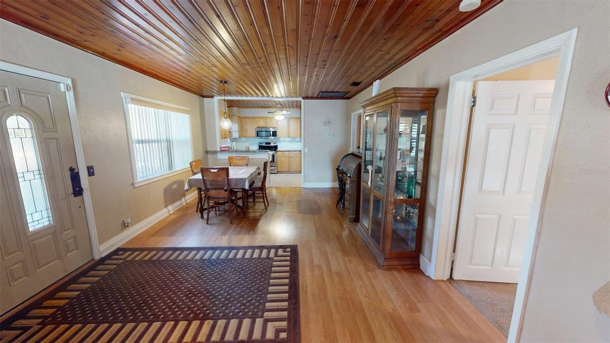 1405 LAKE REEDY BOULEVARD — photo 7 of 32