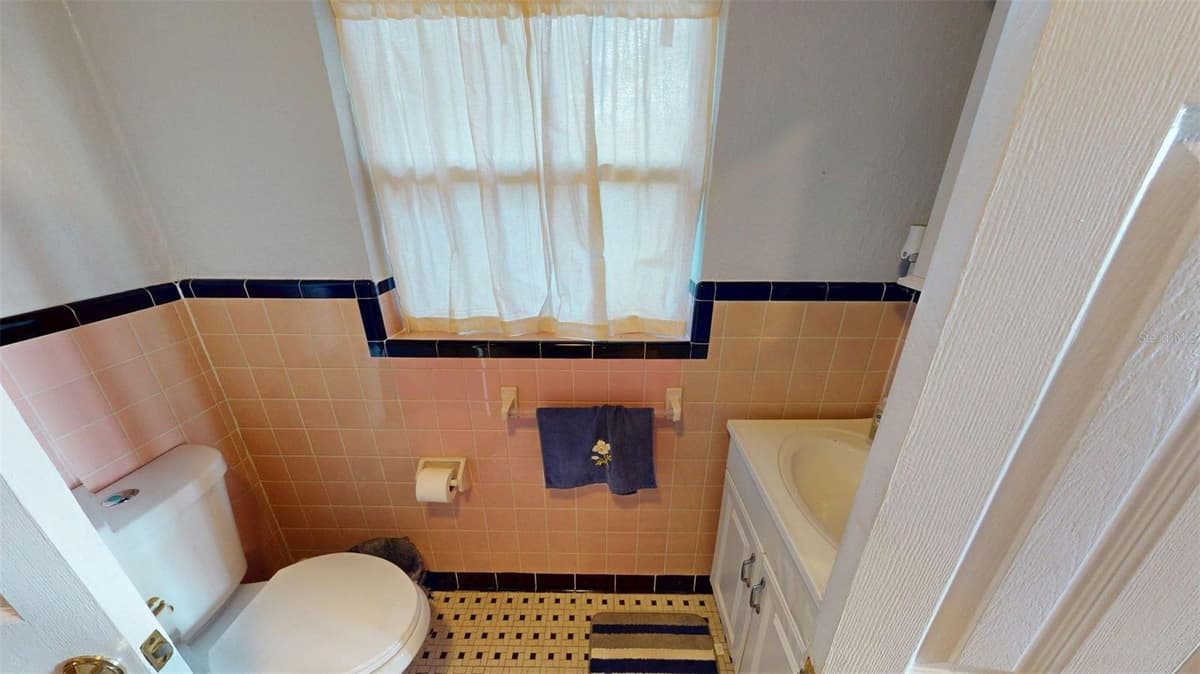 1405 LAKE REEDY BOULEVARD — photo 11 of 32