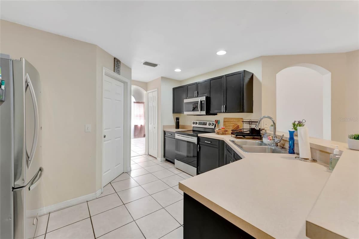 68 HERRING COURT — photo 3 of 30