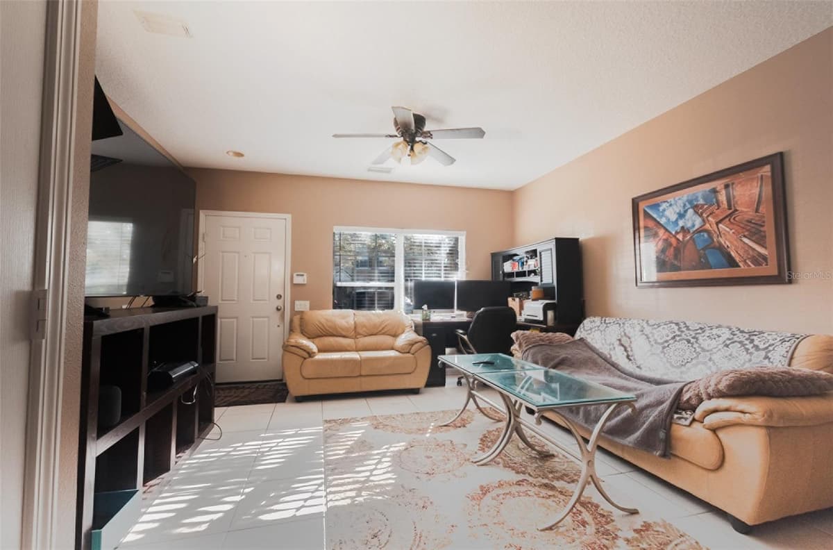 4535 KENNEWICK PLACE — photo 3 of 32