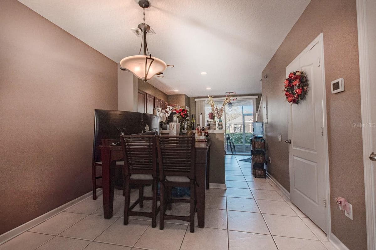 4535 KENNEWICK PLACE — photo 4 of 32