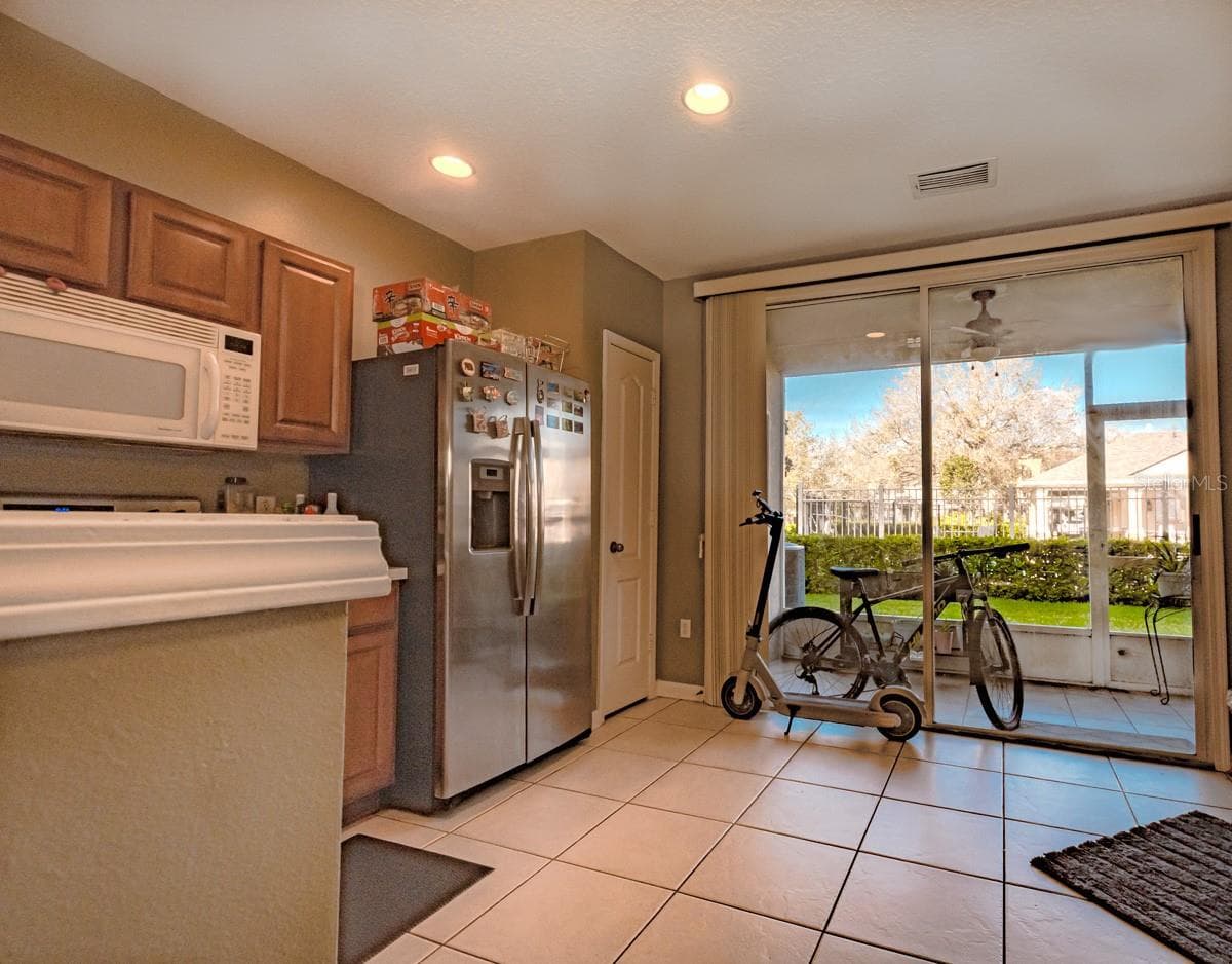 4535 KENNEWICK PLACE — photo 5 of 32