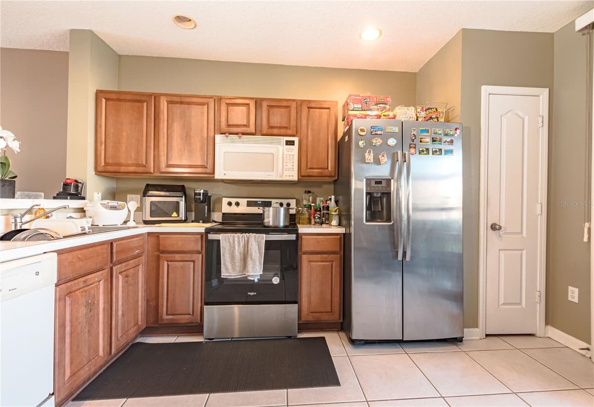 4535 KENNEWICK PLACE — photo 6 of 32