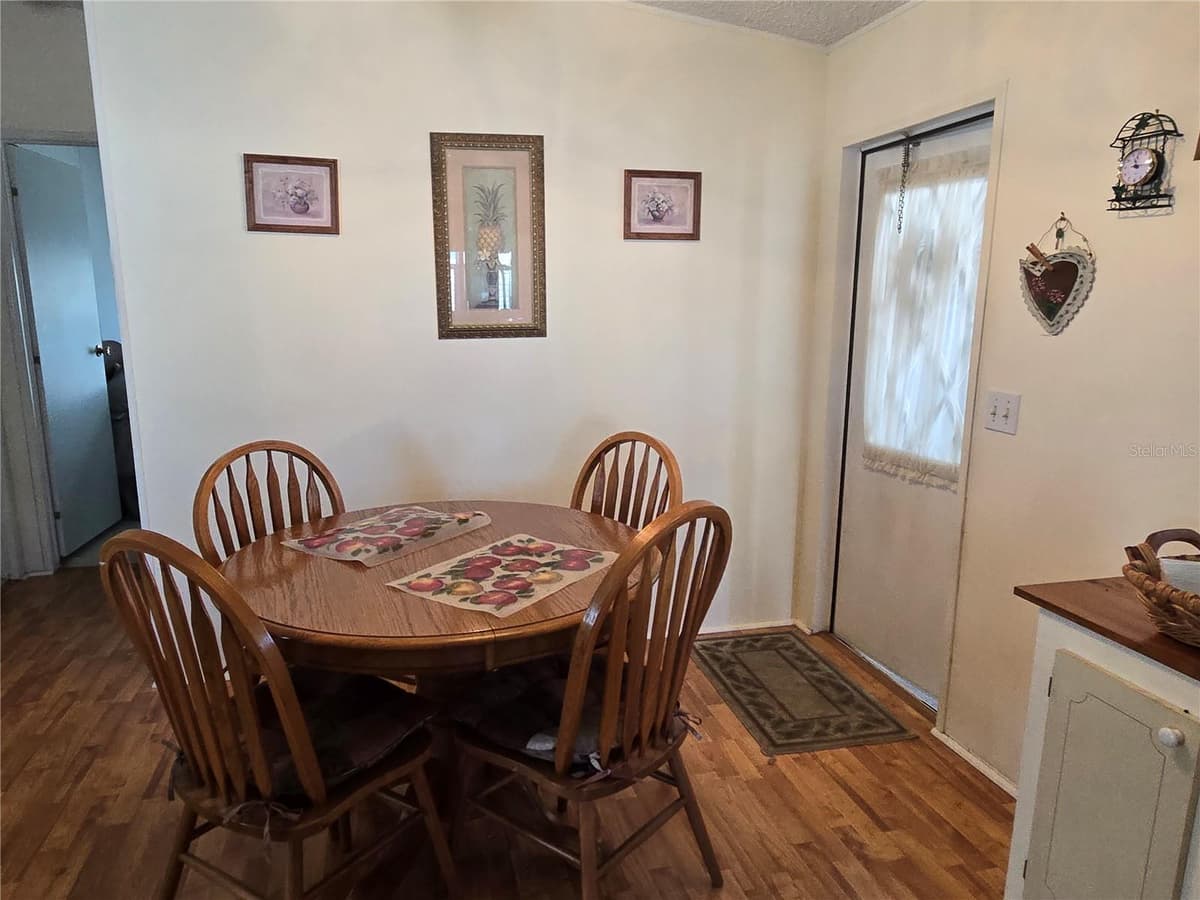 386 TOWNBRIDGE DRIVE — photo 15 of 86