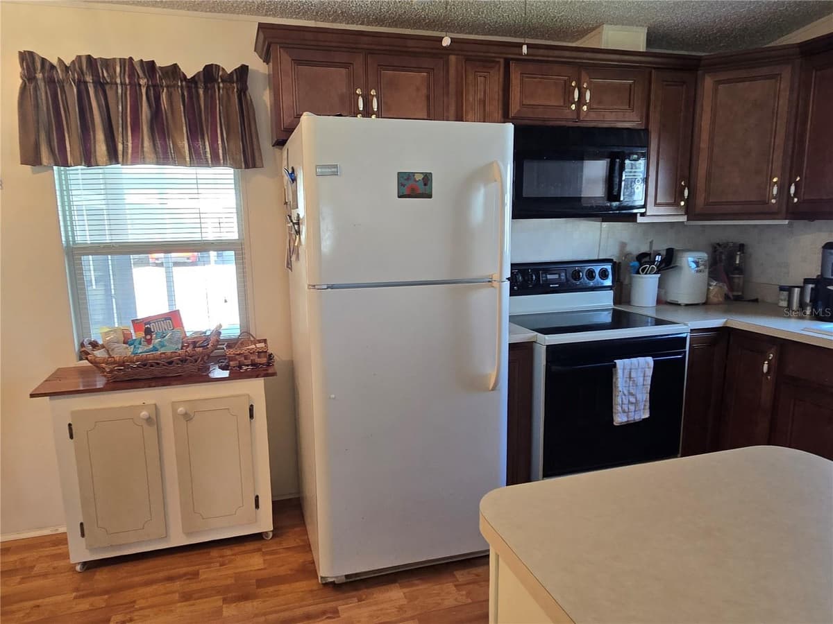386 TOWNBRIDGE DRIVE — photo 17 of 86