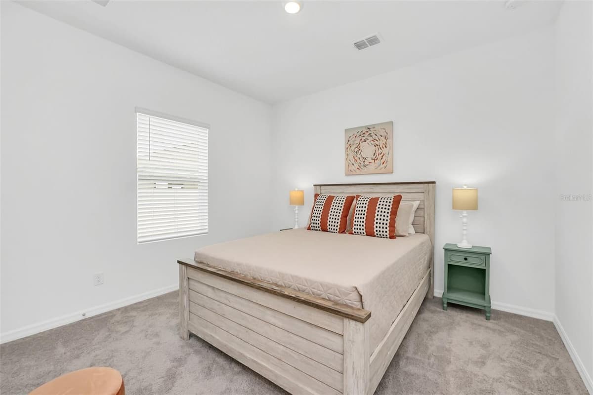 2039 DERWENT DRIVE — photo 27 of 44