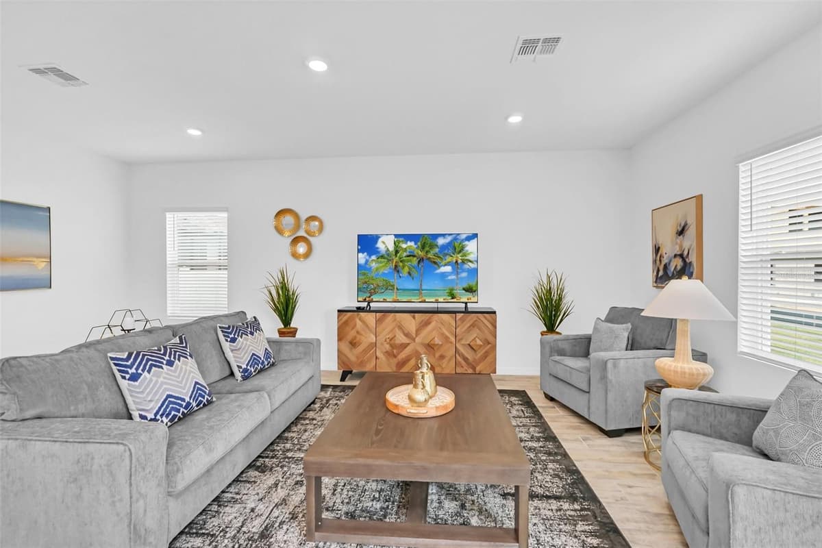 2039 DERWENT DRIVE — photo 19 of 44