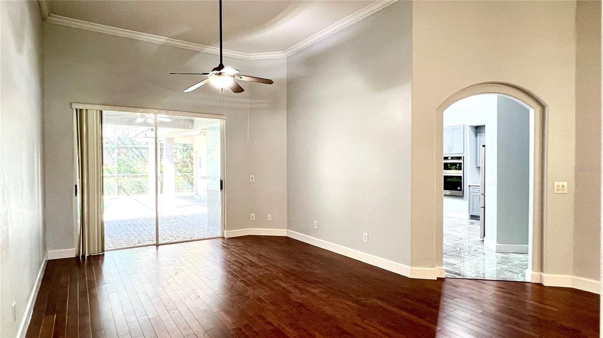 8854 OAK LANDINGS COURT — photo 8 of 61
