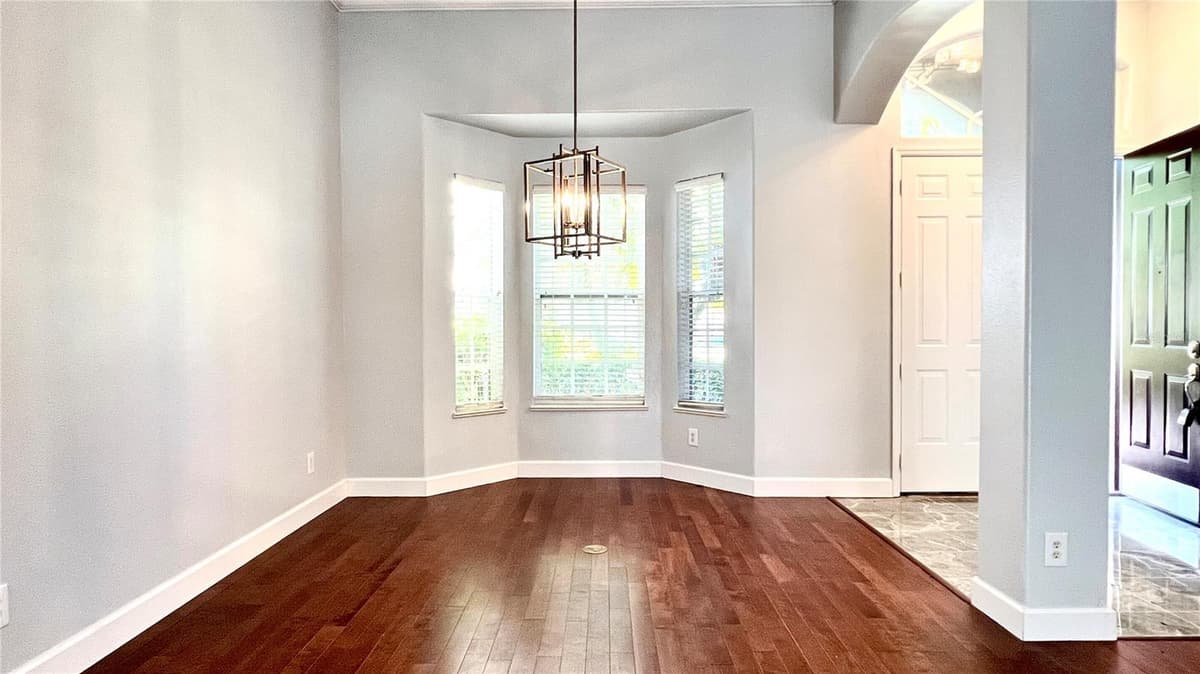 8854 OAK LANDINGS COURT — photo 11 of 61