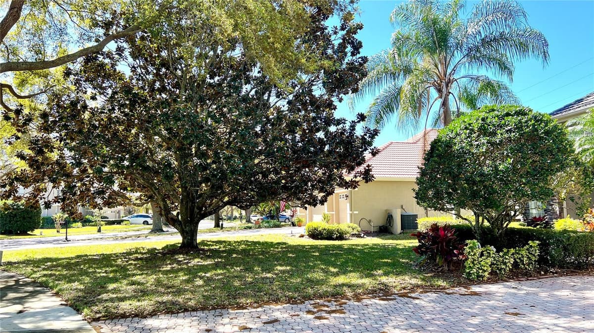 8854 OAK LANDINGS COURT — photo 3 of 61