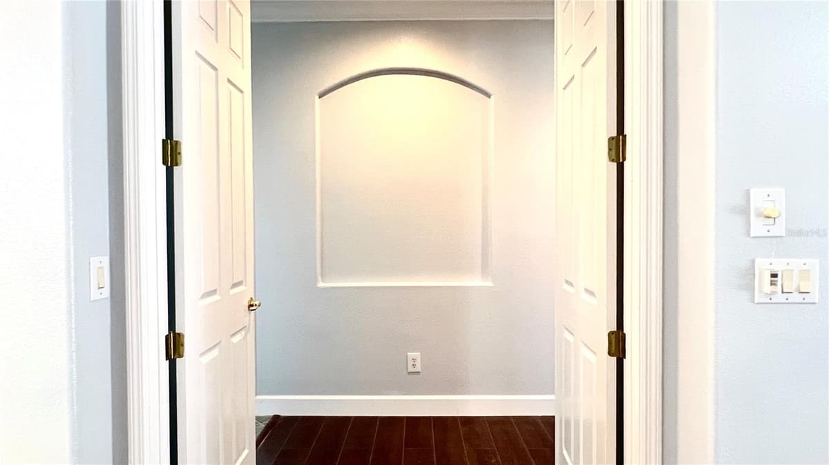 8854 OAK LANDINGS COURT — photo 45 of 61