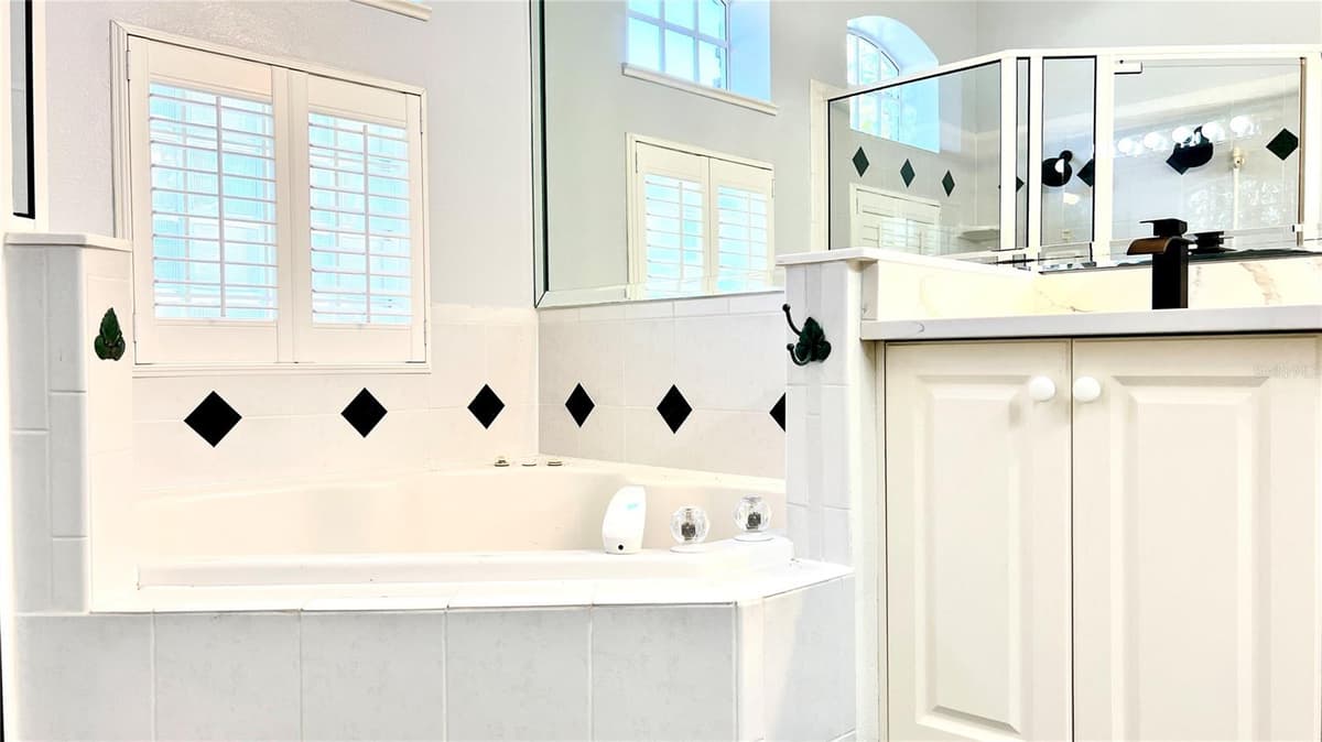 8854 OAK LANDINGS COURT — photo 44 of 61