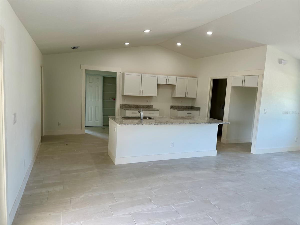 9172 RAVEL STREET — photo 4 of 26