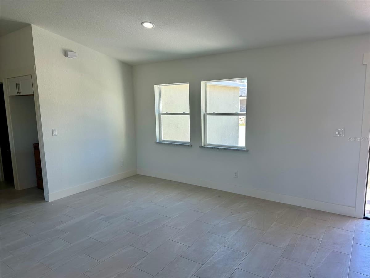 9172 RAVEL STREET — photo 8 of 26