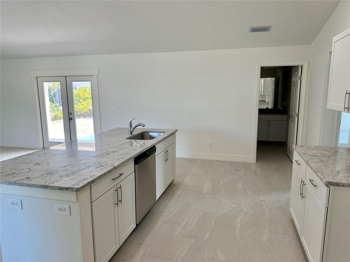 9172 RAVEL STREET — photo 6 of 26