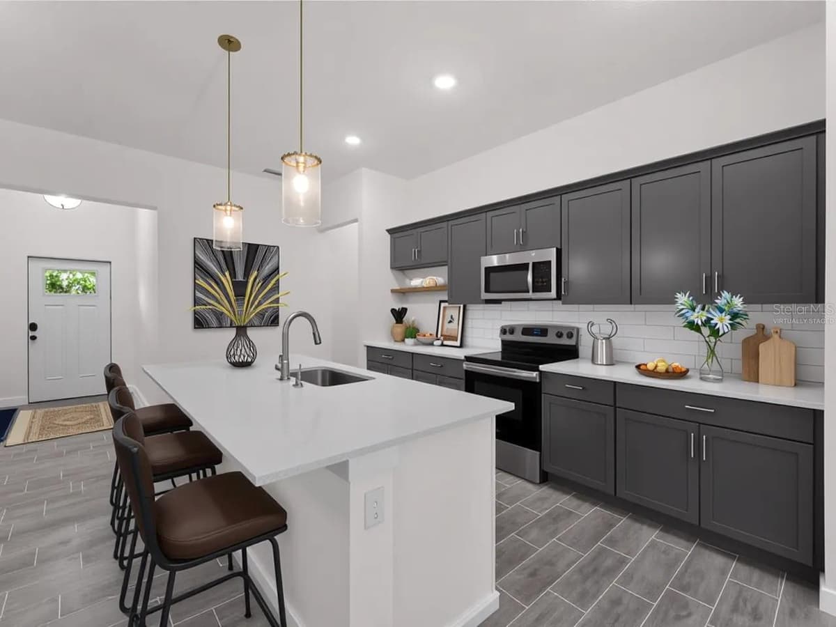 17339 ELMWOOD AVENUE — photo 2 of 57