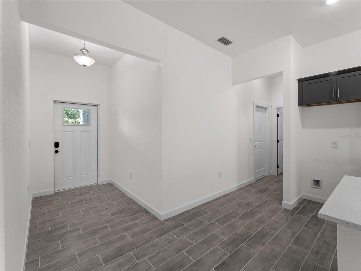 17339 ELMWOOD AVENUE — photo 13 of 57