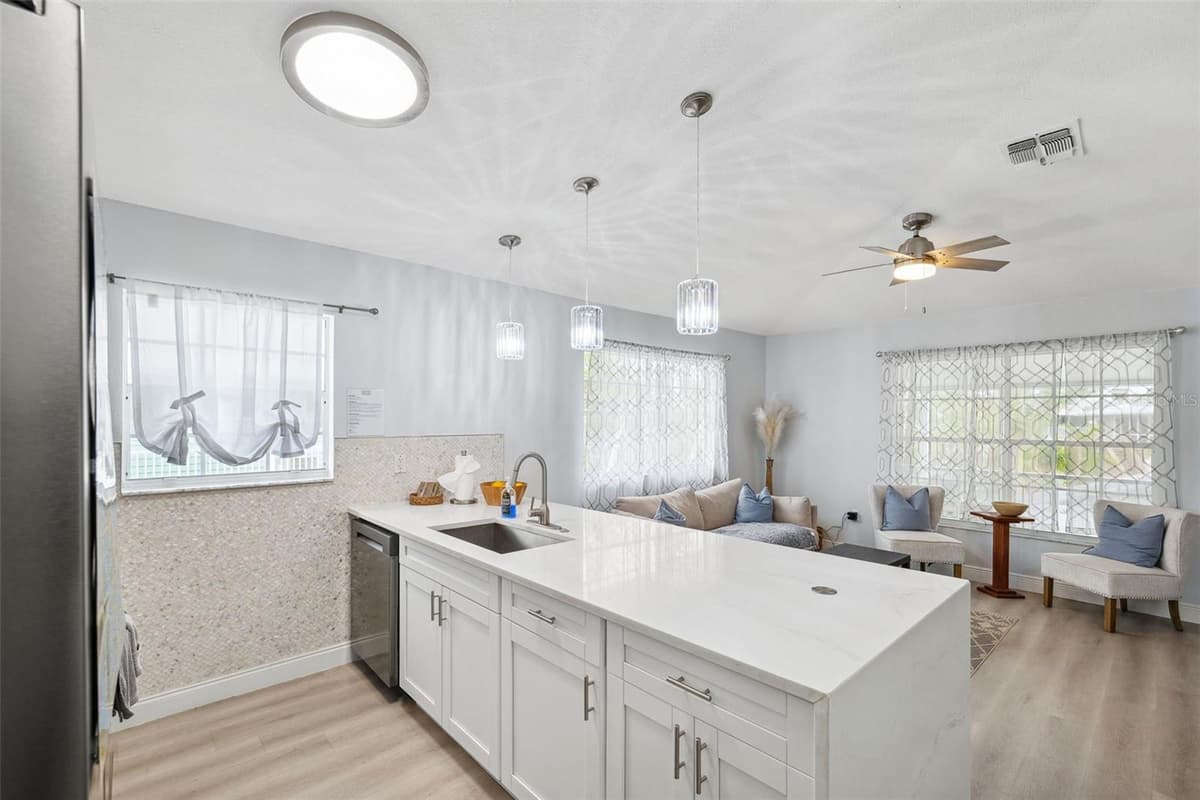 311 POINSETTIA ROAD — photo 15 of 36