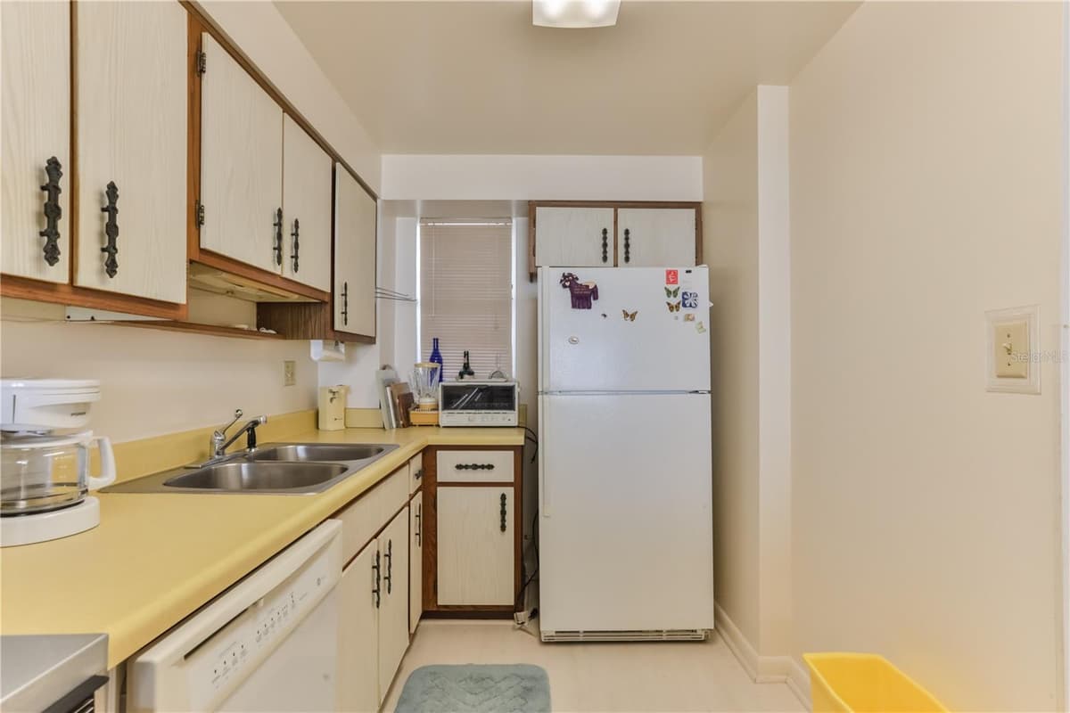 1133 OCEAN SHORE BOULEVARD — photo 24 of 46