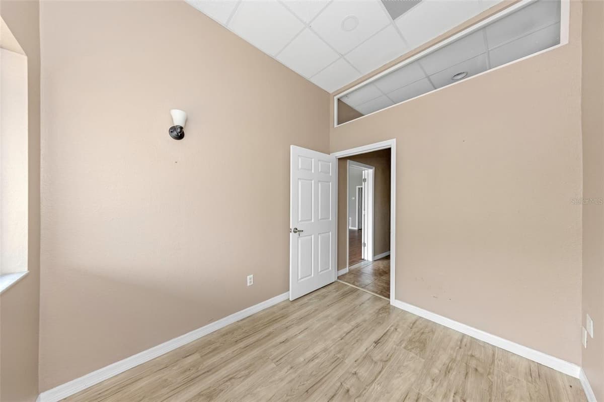 655 INDIANA AVENUE — photo 35 of 100