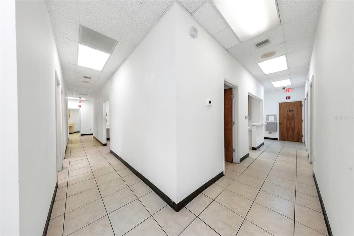 655 INDIANA AVENUE — photo 17 of 100