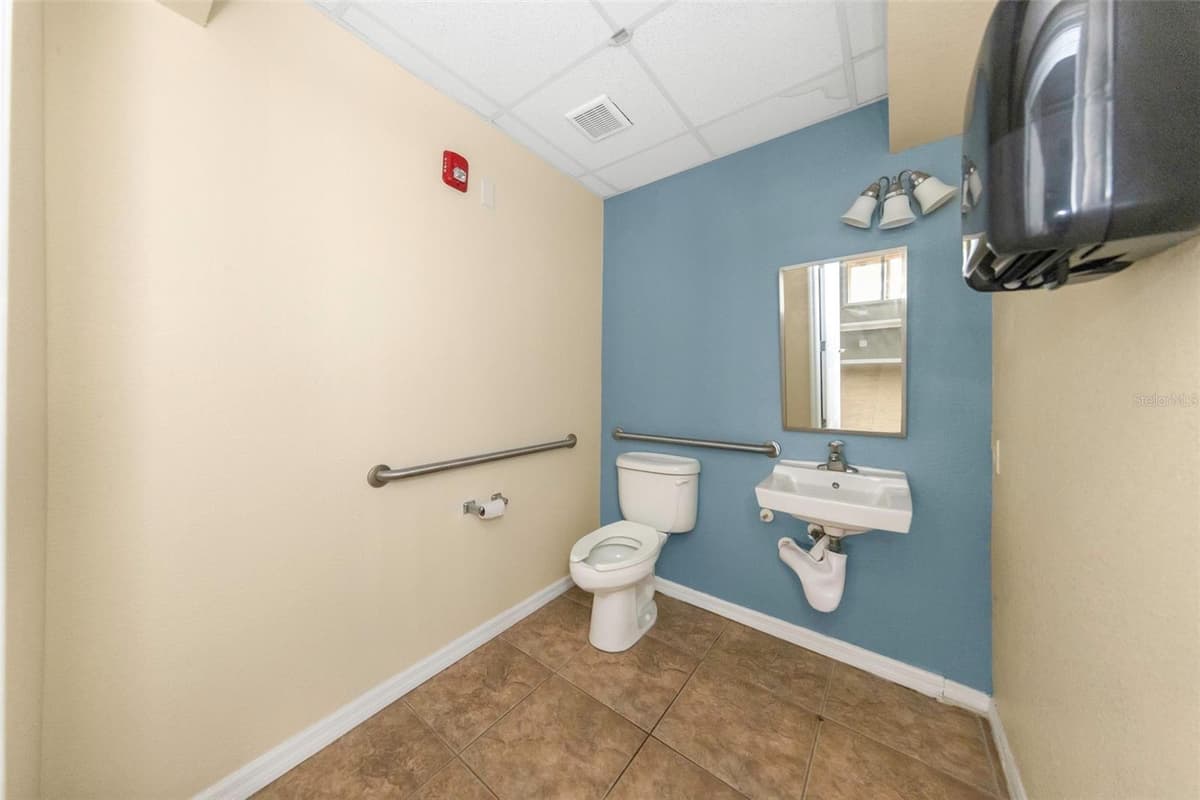 655 INDIANA AVENUE — photo 45 of 100