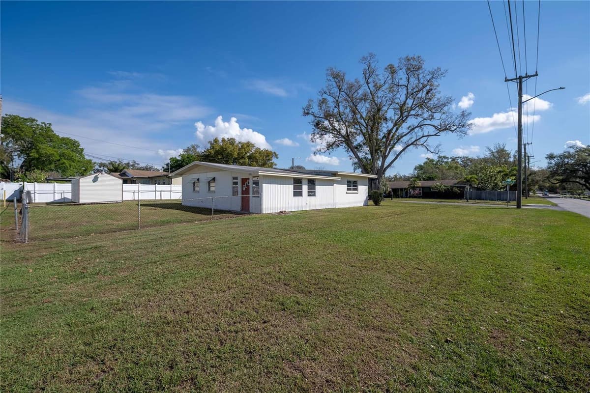 1831 STAUNTON AVENUE — photo 11 of 15