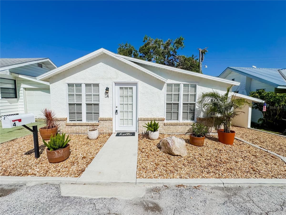 4 BRADEN CASTLE DRIVE — photo 1 of 34