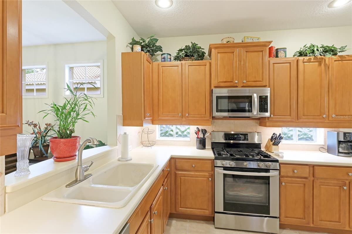 6103 AVIARY COURT — photo 6 of 38