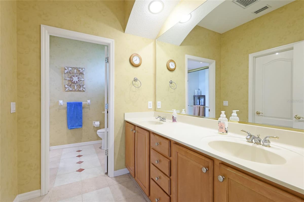6103 AVIARY COURT — photo 21 of 38