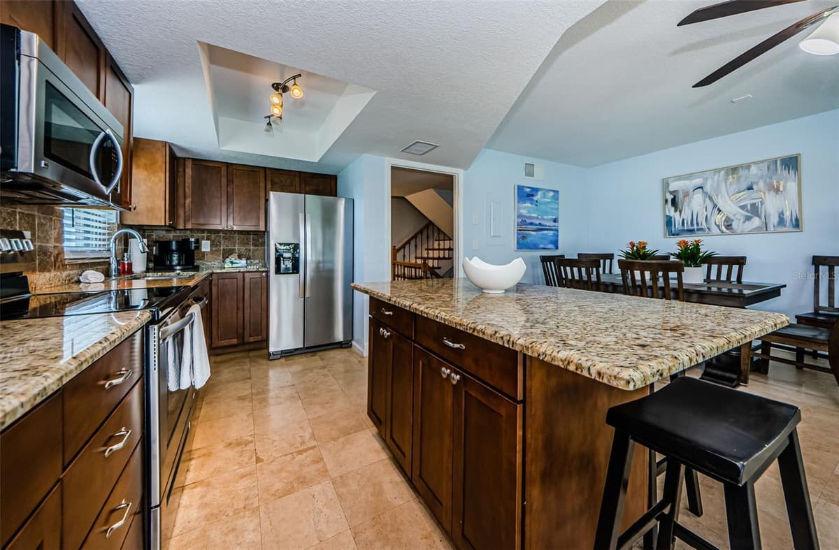479 E SHORE DR — photo 19 of 61