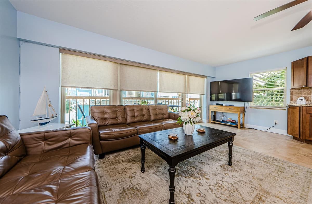 479 E SHORE DR — photo 10 of 61