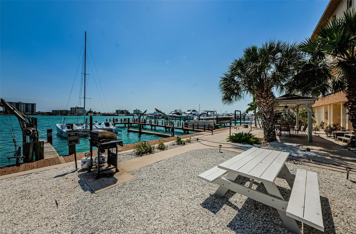 479 E SHORE DR — photo 44 of 61