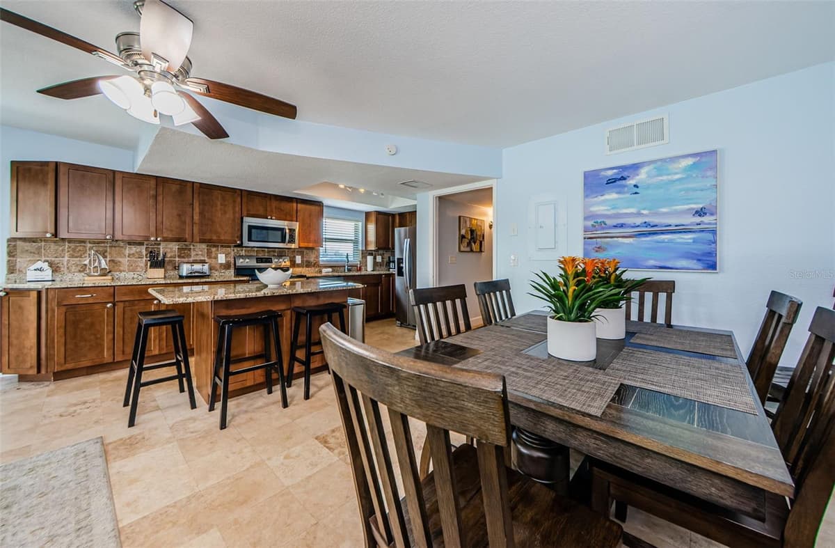 479 E SHORE DR — photo 15 of 61