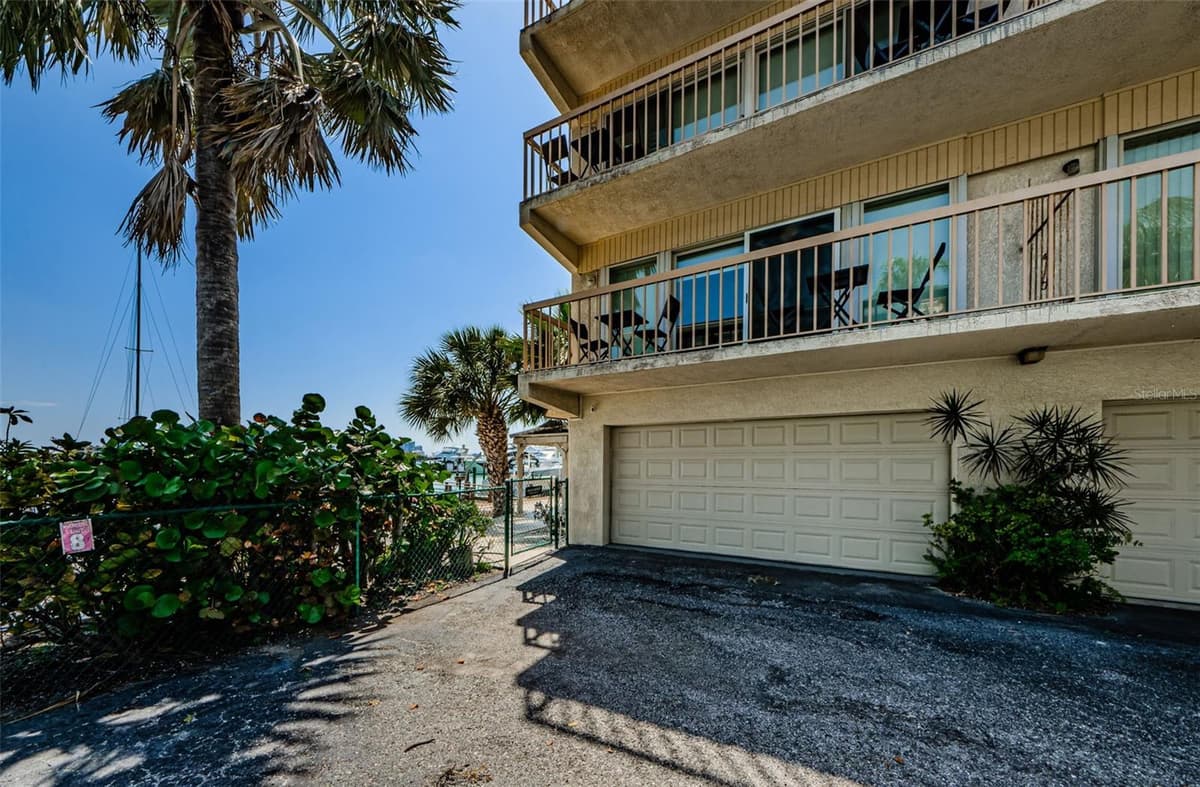 479 E SHORE DR — photo 6 of 61