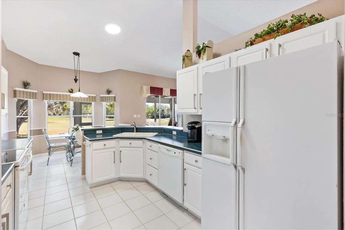 3909 RIVER CREST CIRCLE — photo 16 of 41
