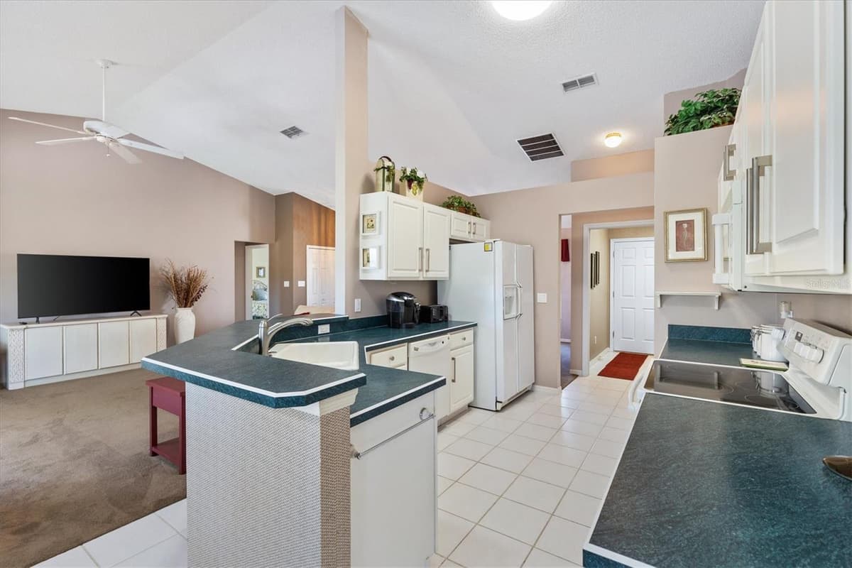 3909 RIVER CREST CIRCLE — photo 15 of 41