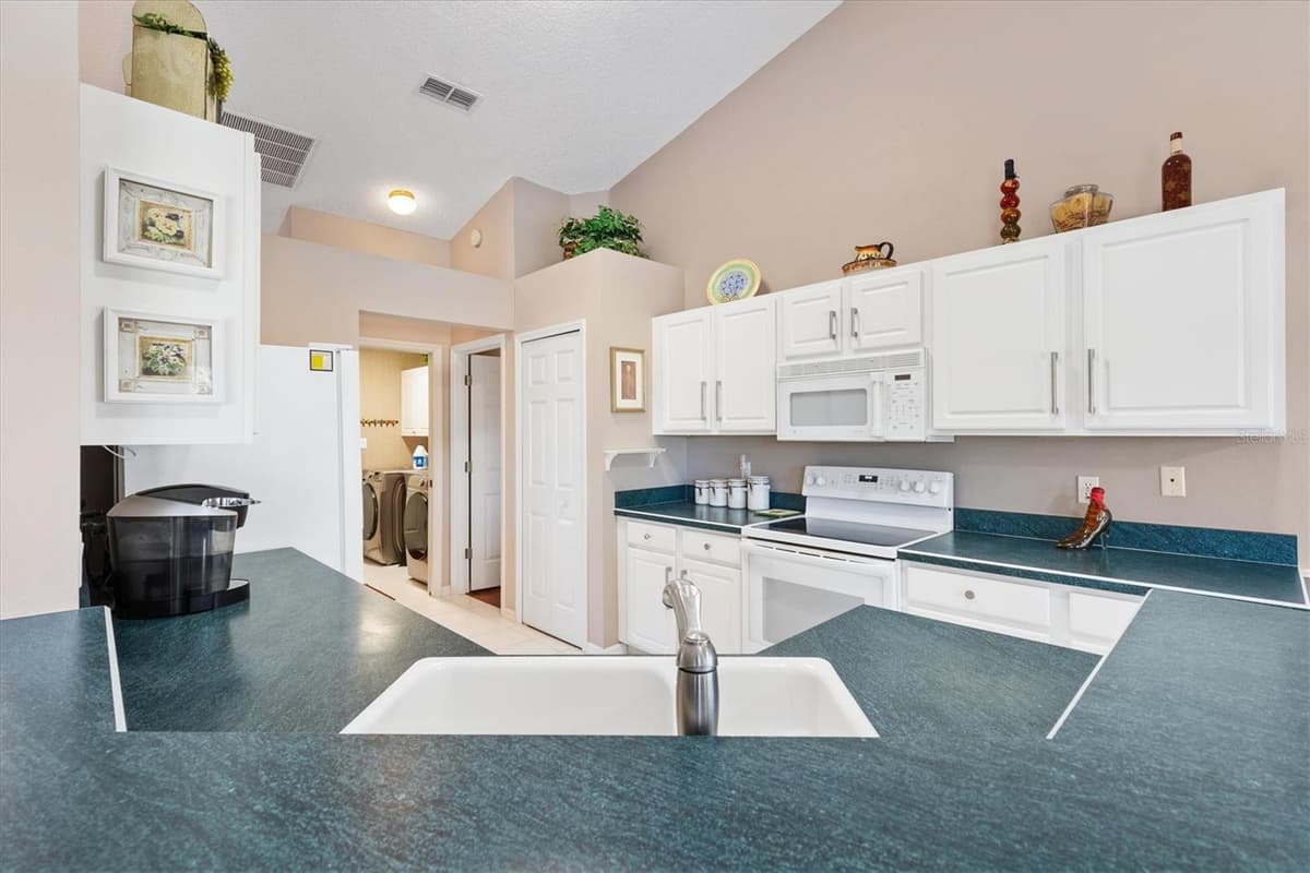 3909 RIVER CREST CIRCLE — photo 14 of 41