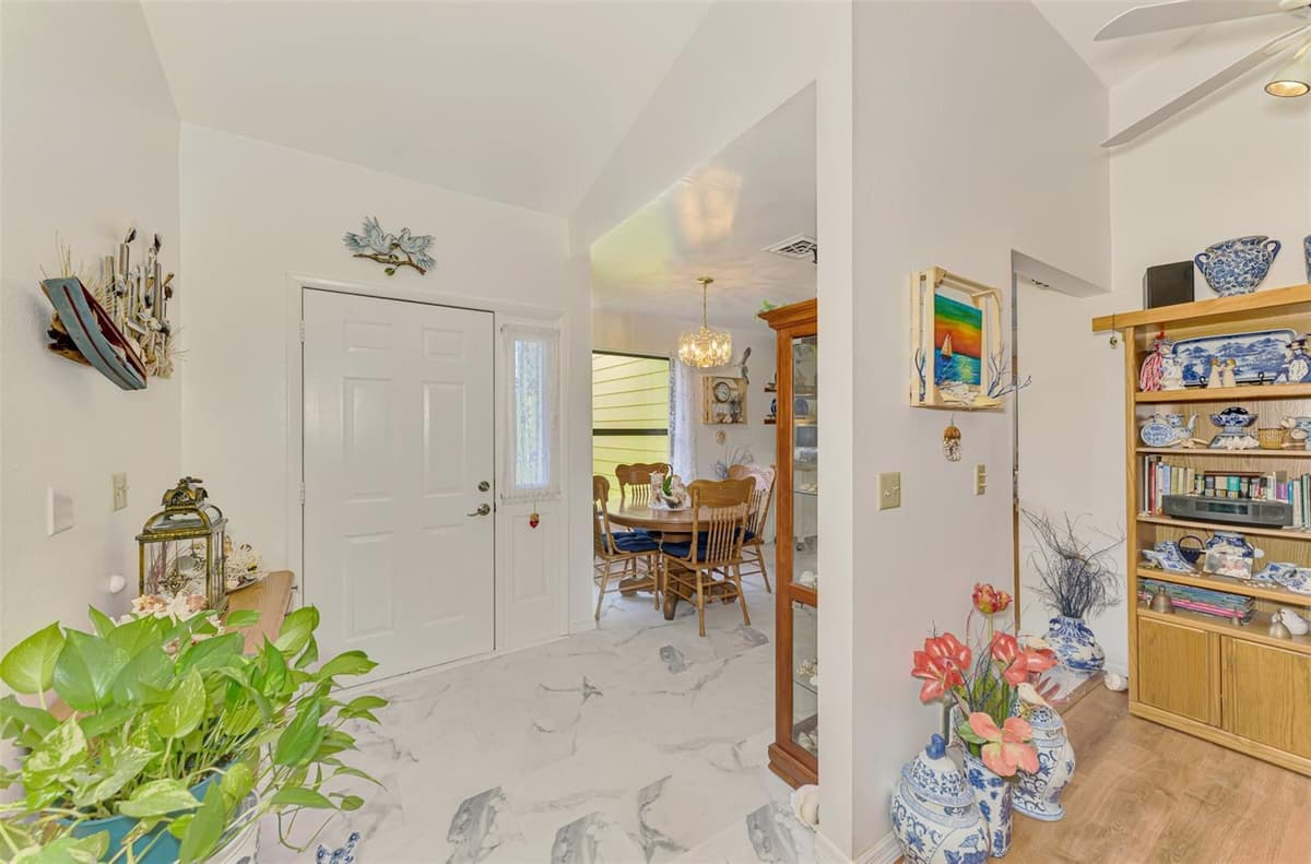 1173 BROWN STREET — photo 4 of 44