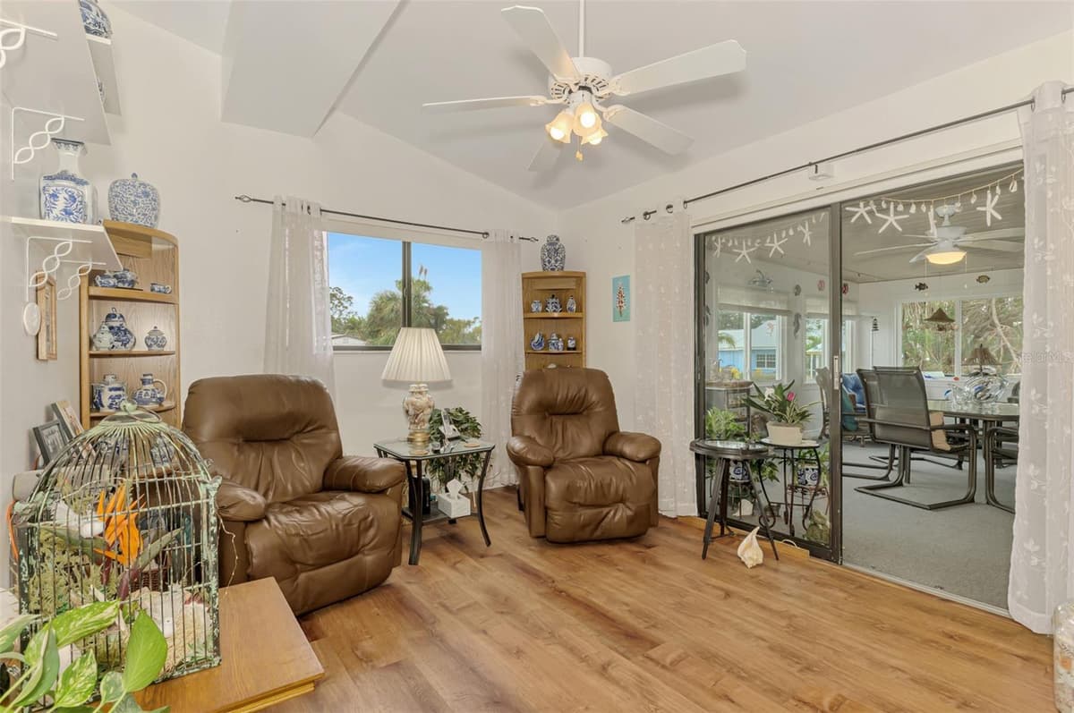1173 BROWN STREET — photo 15 of 44