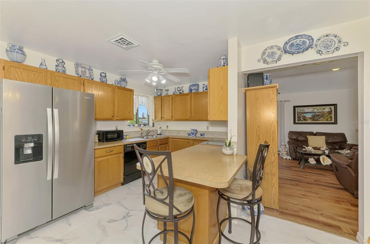 1173 BROWN STREET — photo 10 of 44