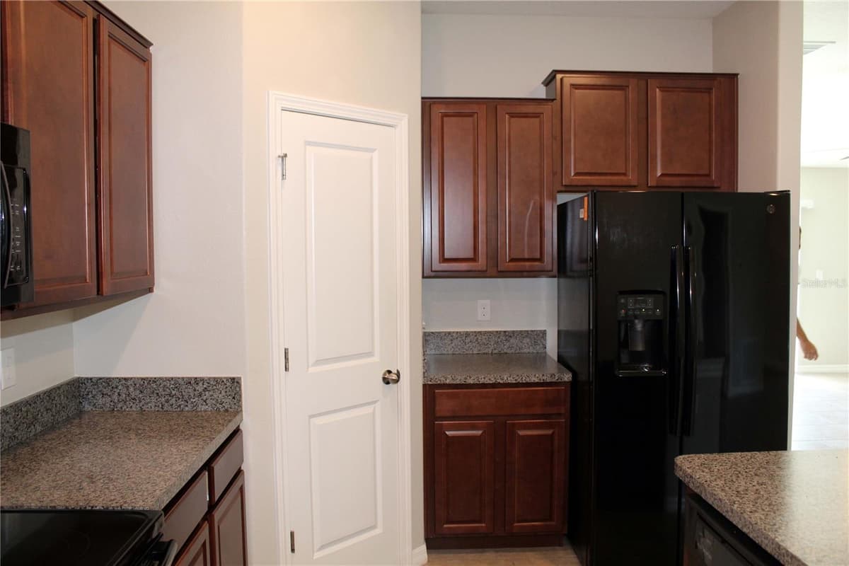 17152 SUNSHINE MIMOSA STREET — photo 27 of 31