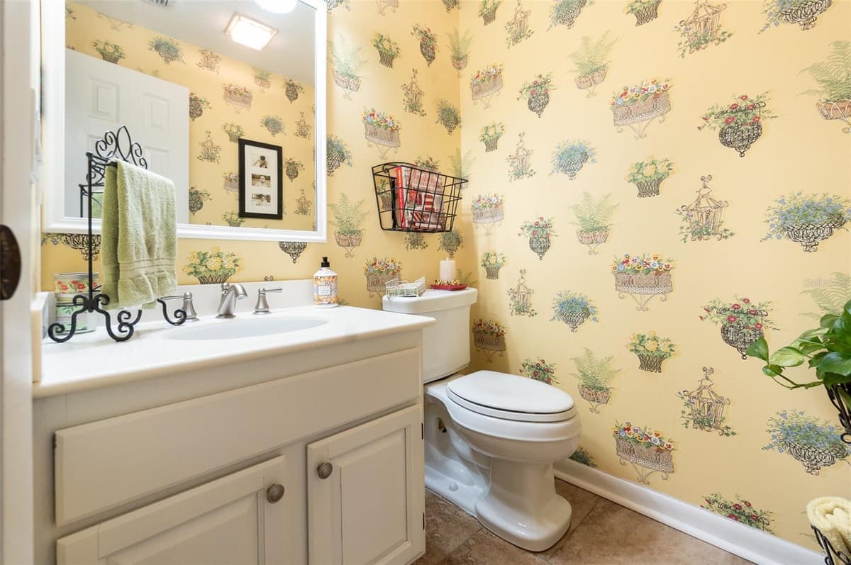 702 CLUSTERWOOD DRIVE — photo 13 of 46