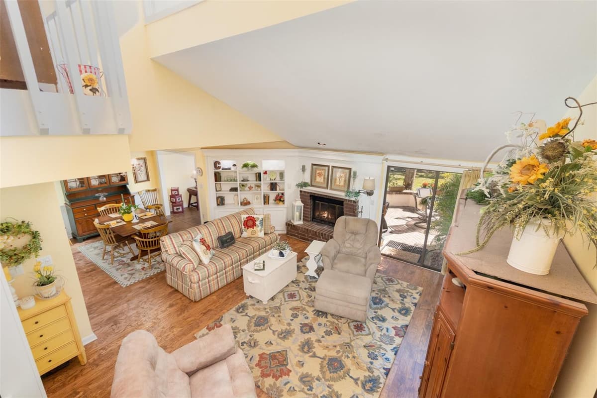 702 CLUSTERWOOD DRIVE — photo 15 of 46