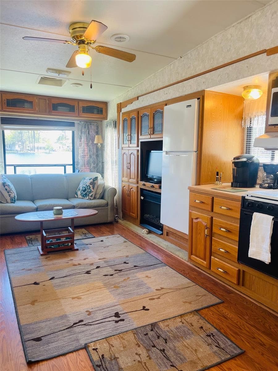 86 EAGLE POINT — photo 10 of 19