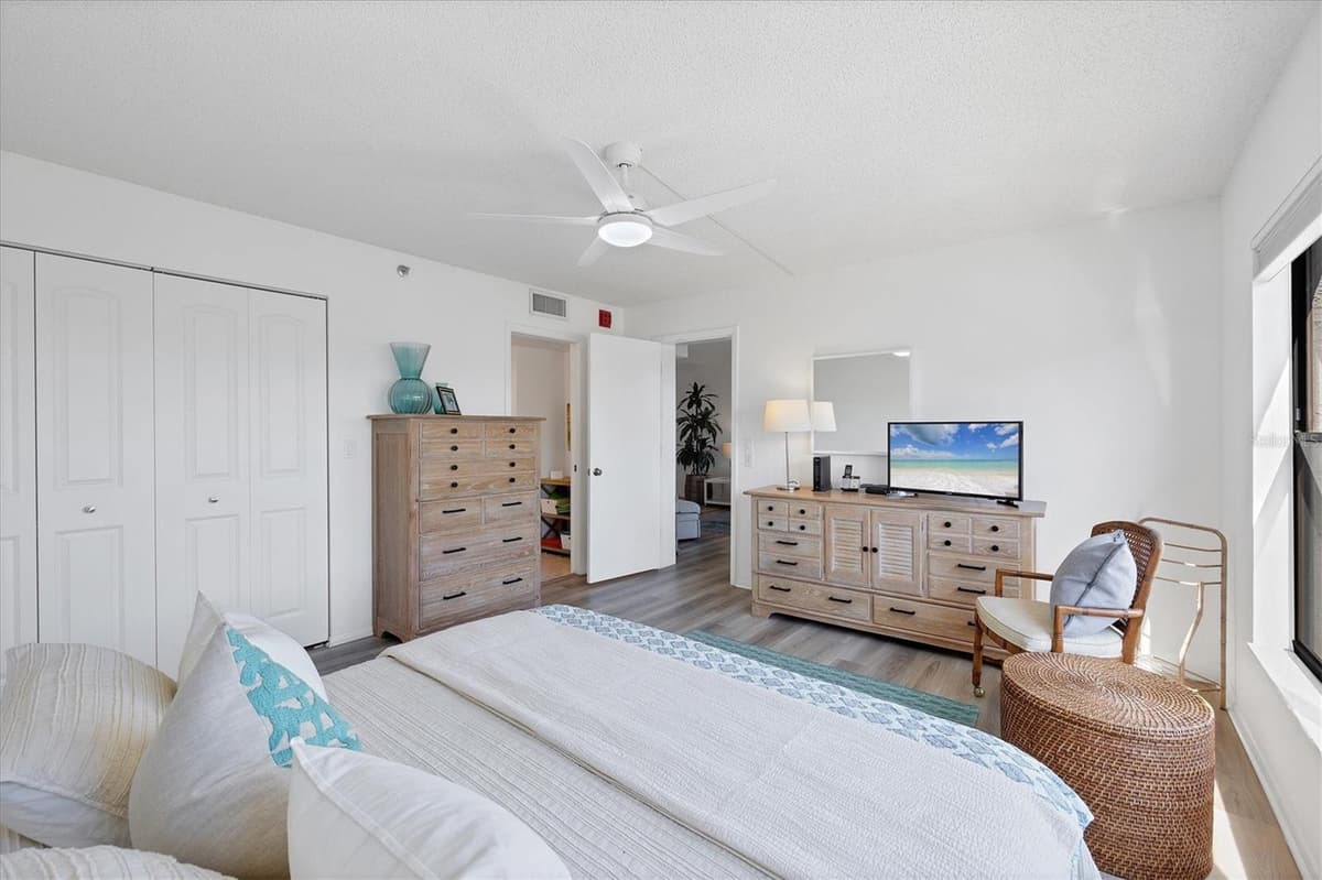 1001 BENJAMIN FRANKLIN DRIVE — photo 19 of 37