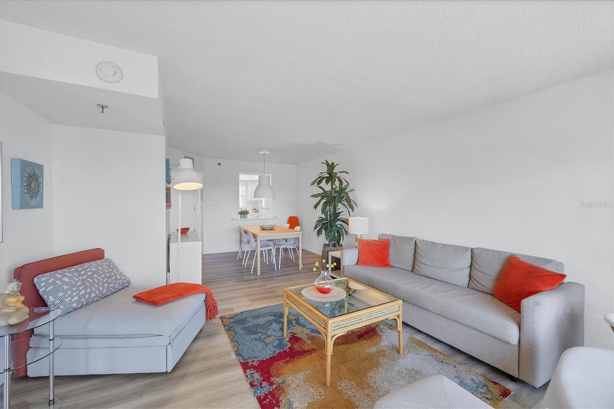 1001 BENJAMIN FRANKLIN DRIVE — photo 5 of 37
