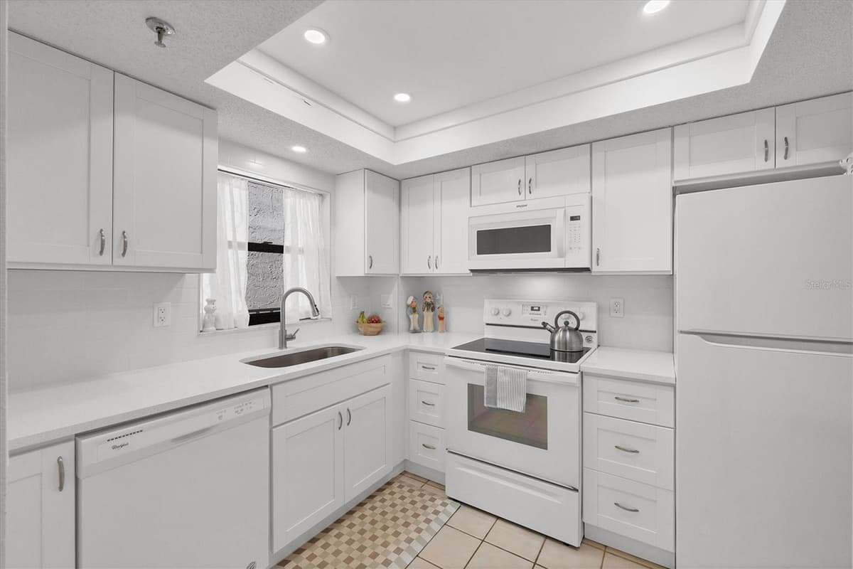 1001 BENJAMIN FRANKLIN DRIVE — photo 14 of 37