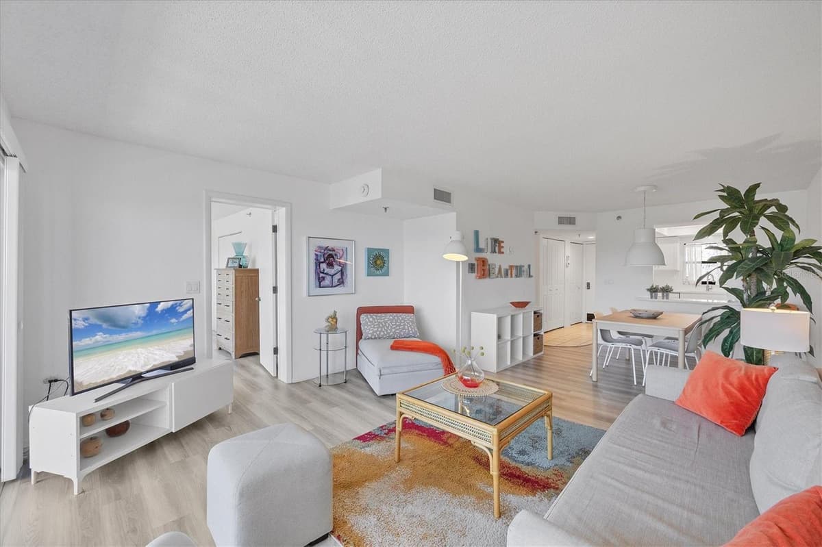 1001 BENJAMIN FRANKLIN DRIVE — photo 4 of 37