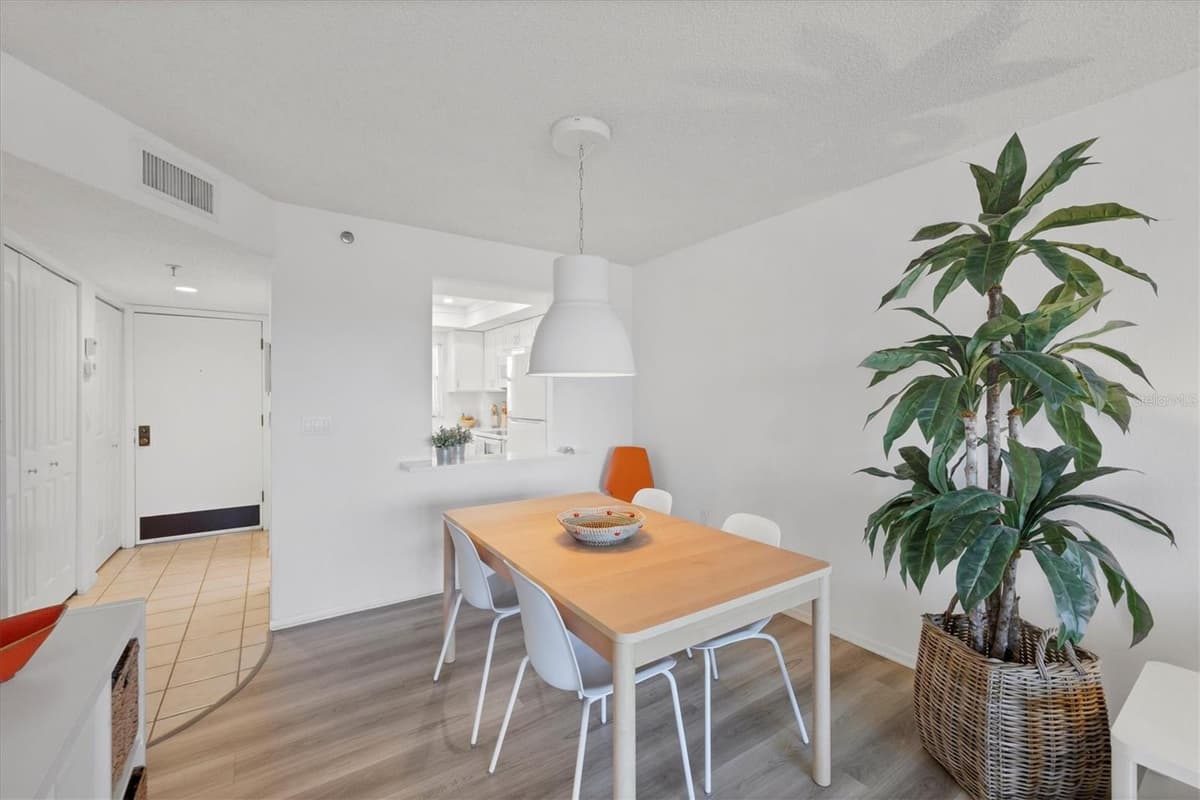 1001 BENJAMIN FRANKLIN DRIVE — photo 12 of 37